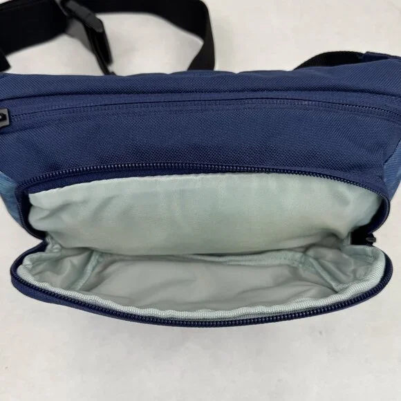 Quiksilver Navy Blue Fanny Pack Belt Bag Adjustable Strap Water-Resistant Zipper - Picture 5 of 16